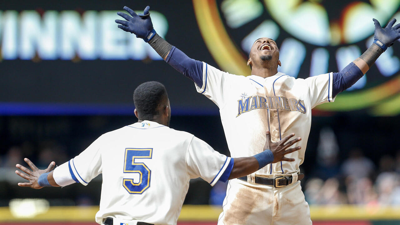 Jean Segura walk-off, Phillies beat D-backs