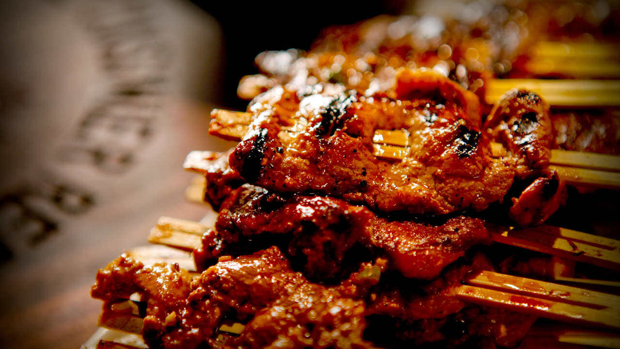 Brochettes de filet mignon de porc mariné au barbecue