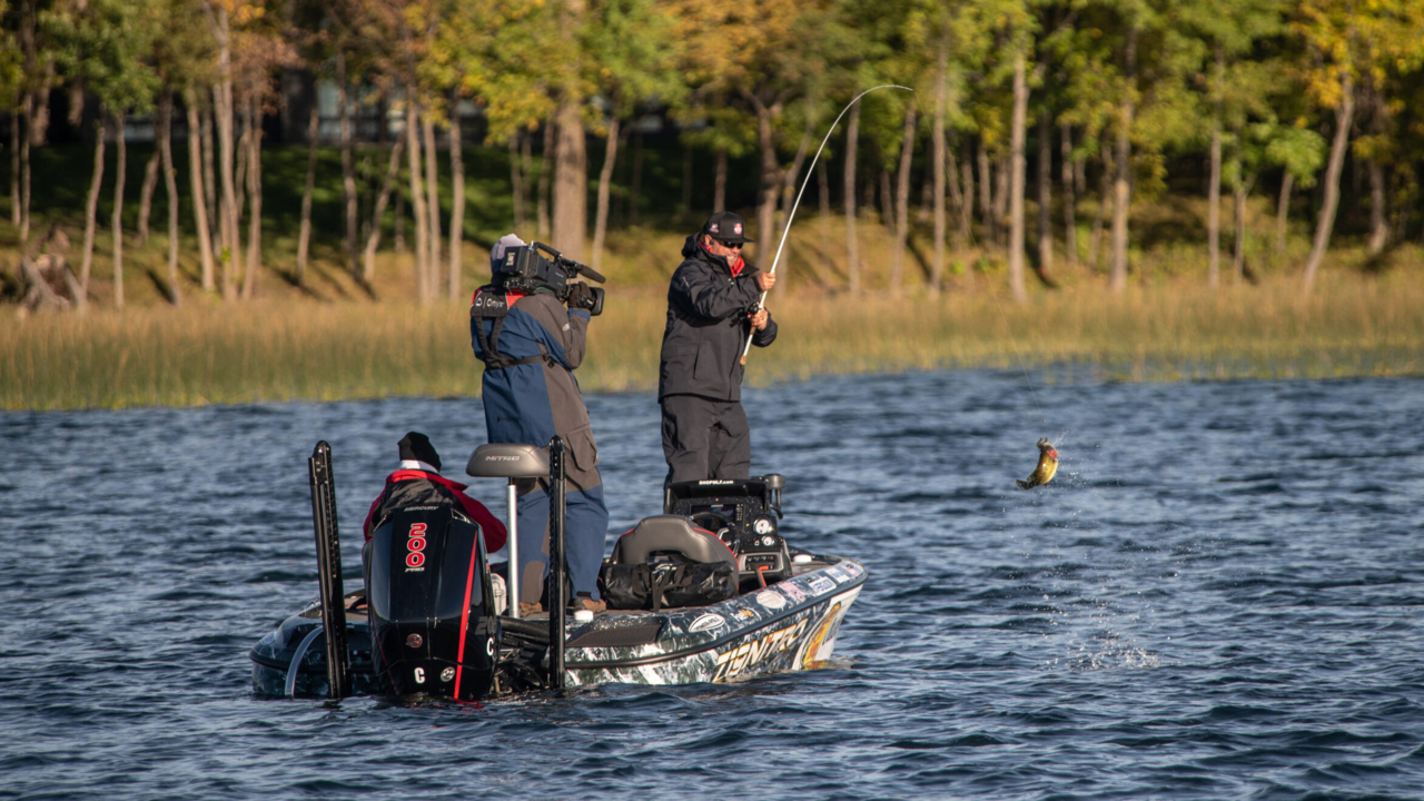 SQWINCHER HIGHLIGHTS: Team Knighten Industries leads first day of Match 2 at  General Tire Team Series Qualifier - Major League Fishing