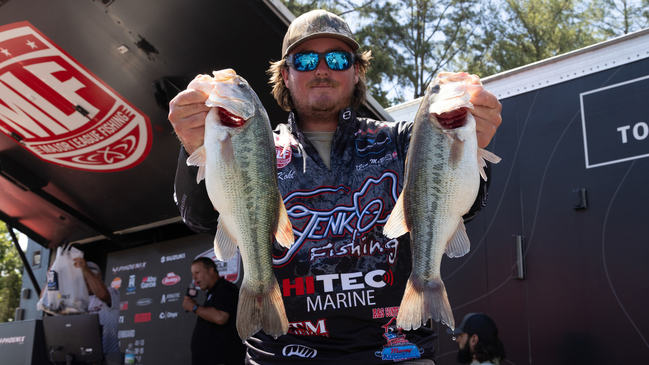 Yavorsky on top of tight Day 1 at Douglas Lake - Major League Fishing