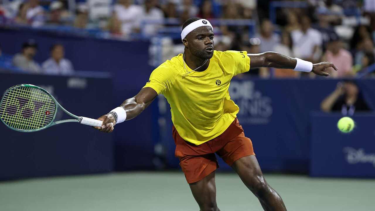 Hot Shot: Tiafoe turns up the heat with cross-court brilliance in Washington