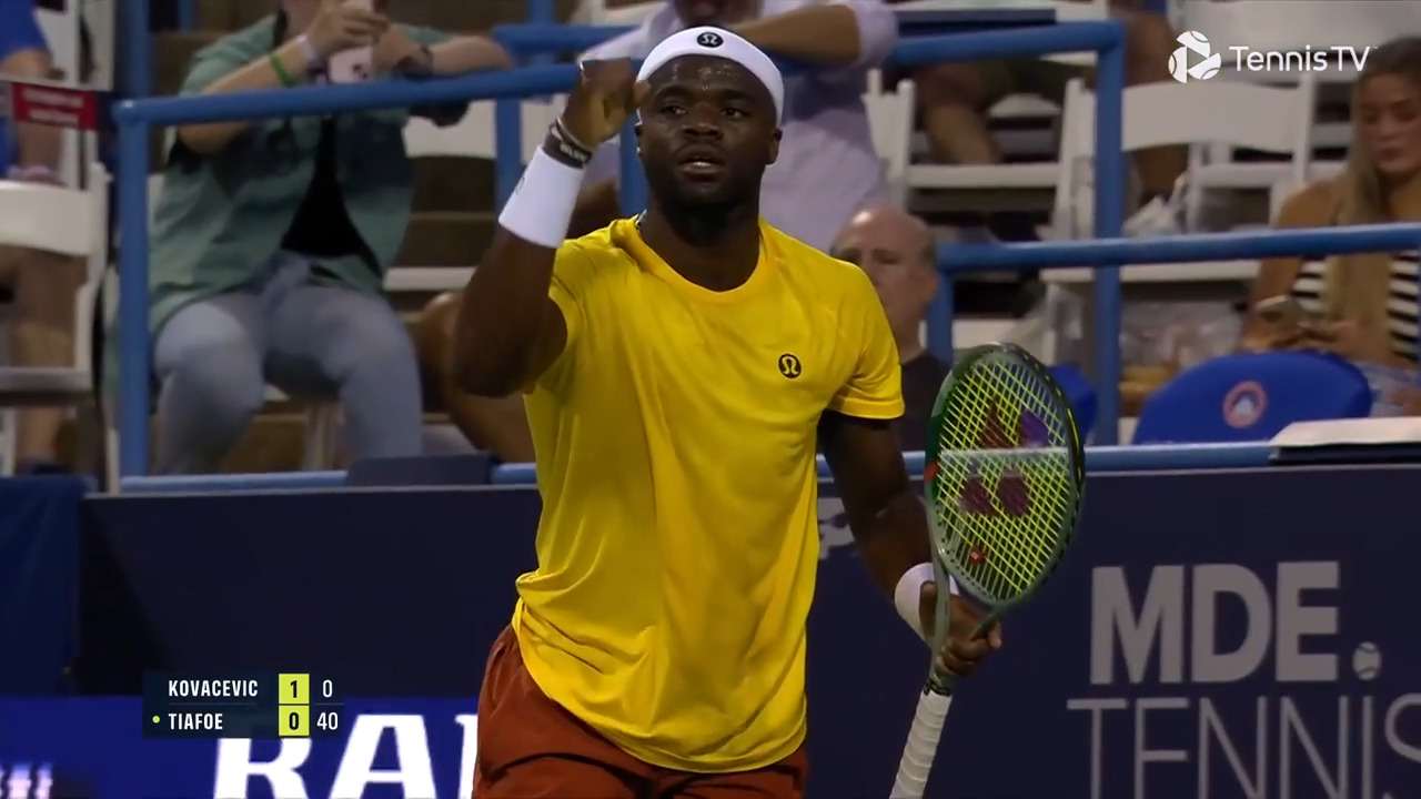 Hot Shot: Tiafoe anima al público con este gran passing en Washington
