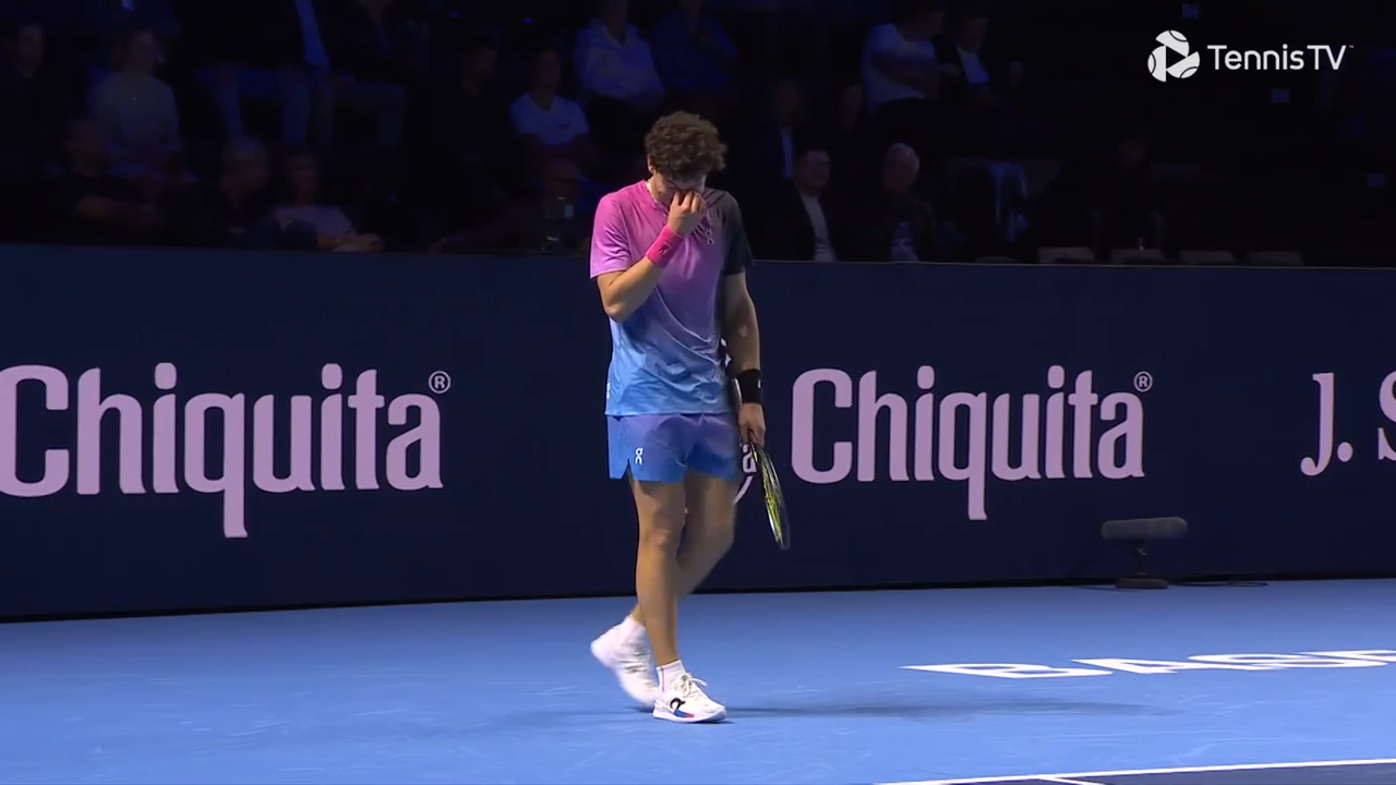 Ben, will you marry me? Watch funny Shelton marriage proposal in Basel