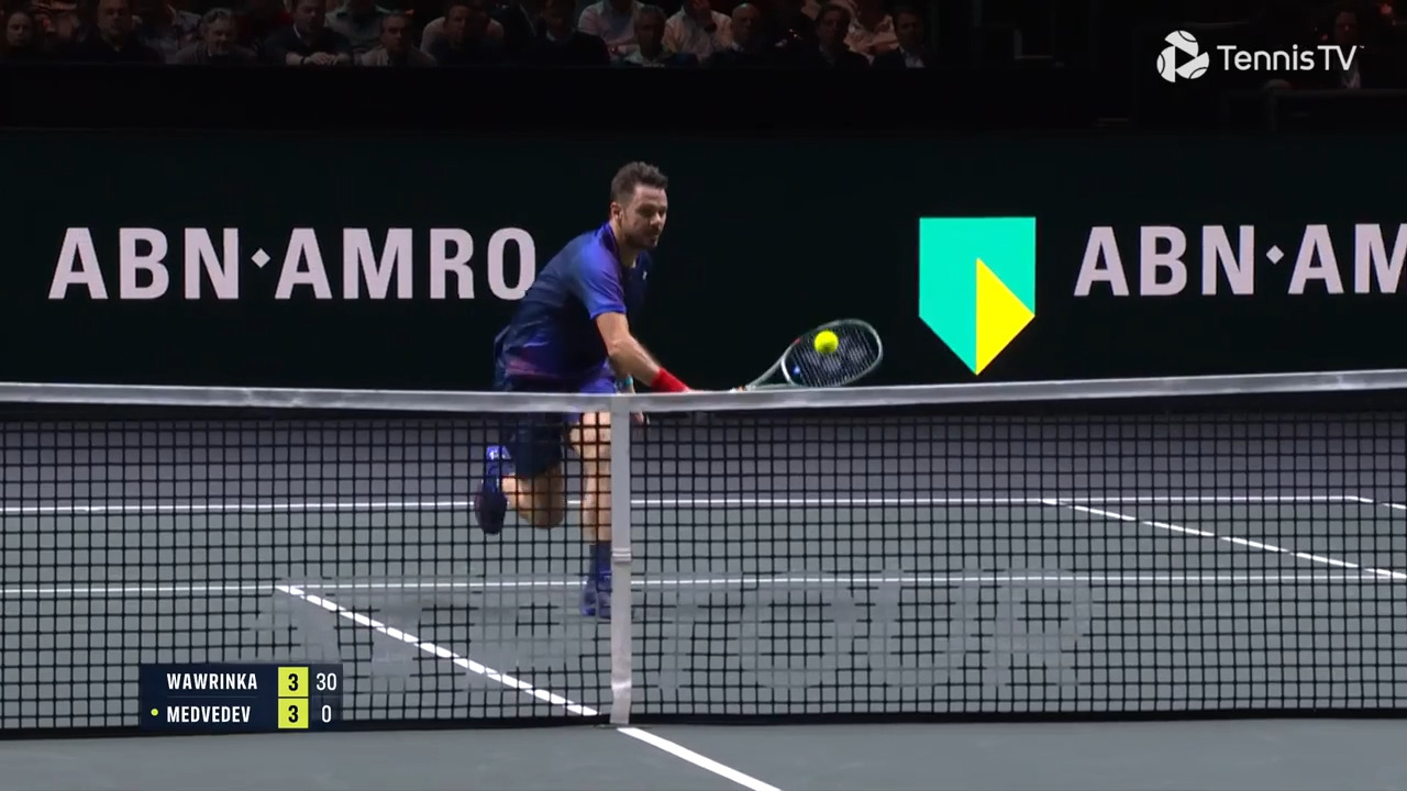 Hot Shot: Wawrinka has all the answers to Medvedev's cat and mouse game in Rotterdam