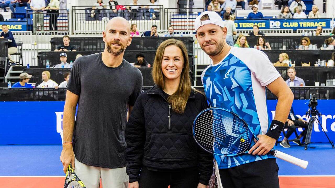 Adrian Mannarino avanza en Dallas tras la retirada de James Duckworth en el segundo set de su encuentro de cuartos de final. Véalo en directo y a la carta en TennisTV.com.