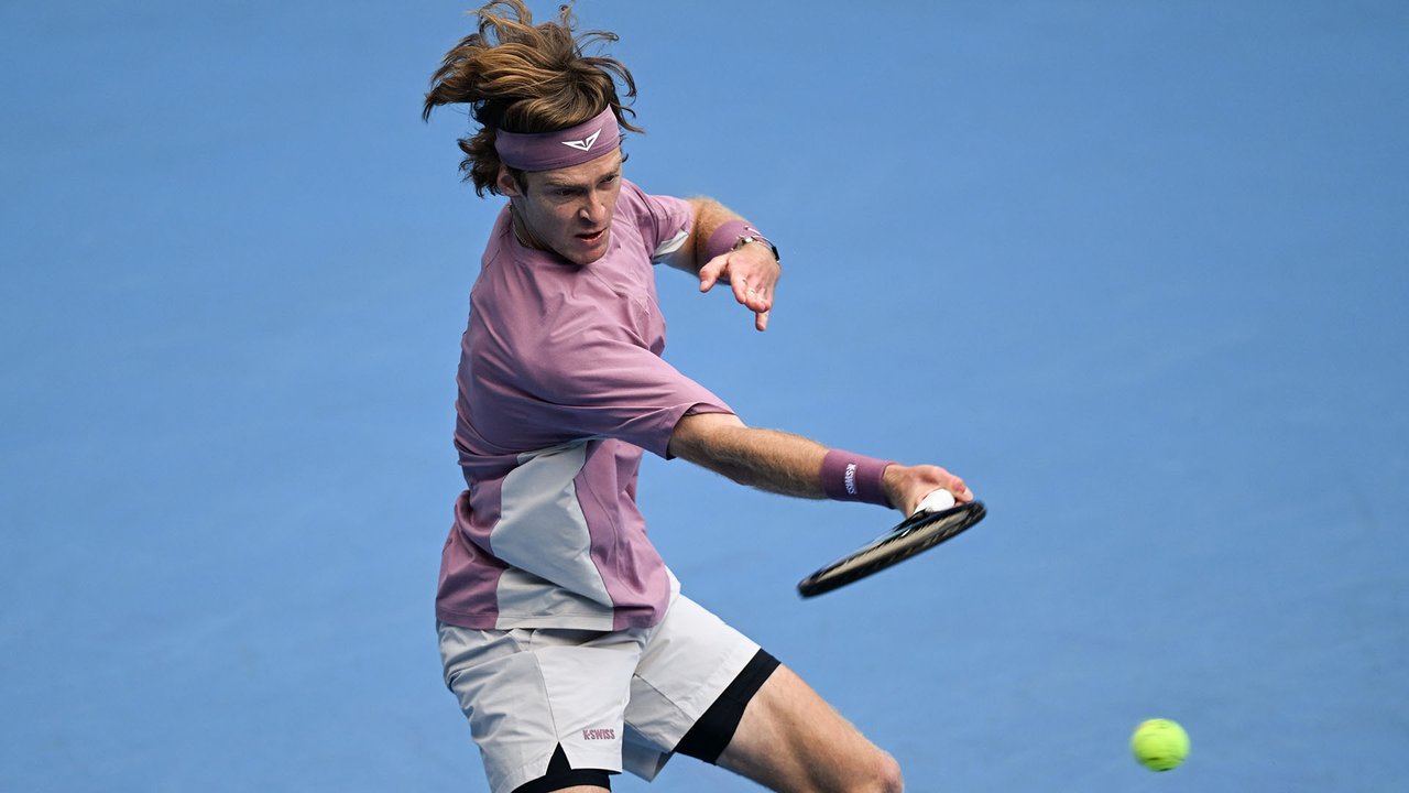Hot Shot: Rublev picks perfect pass to earn break point in Beijing decider