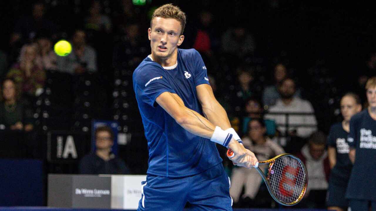 Hot Shot: Lehecka's down-the-line hammer in Basel 2025