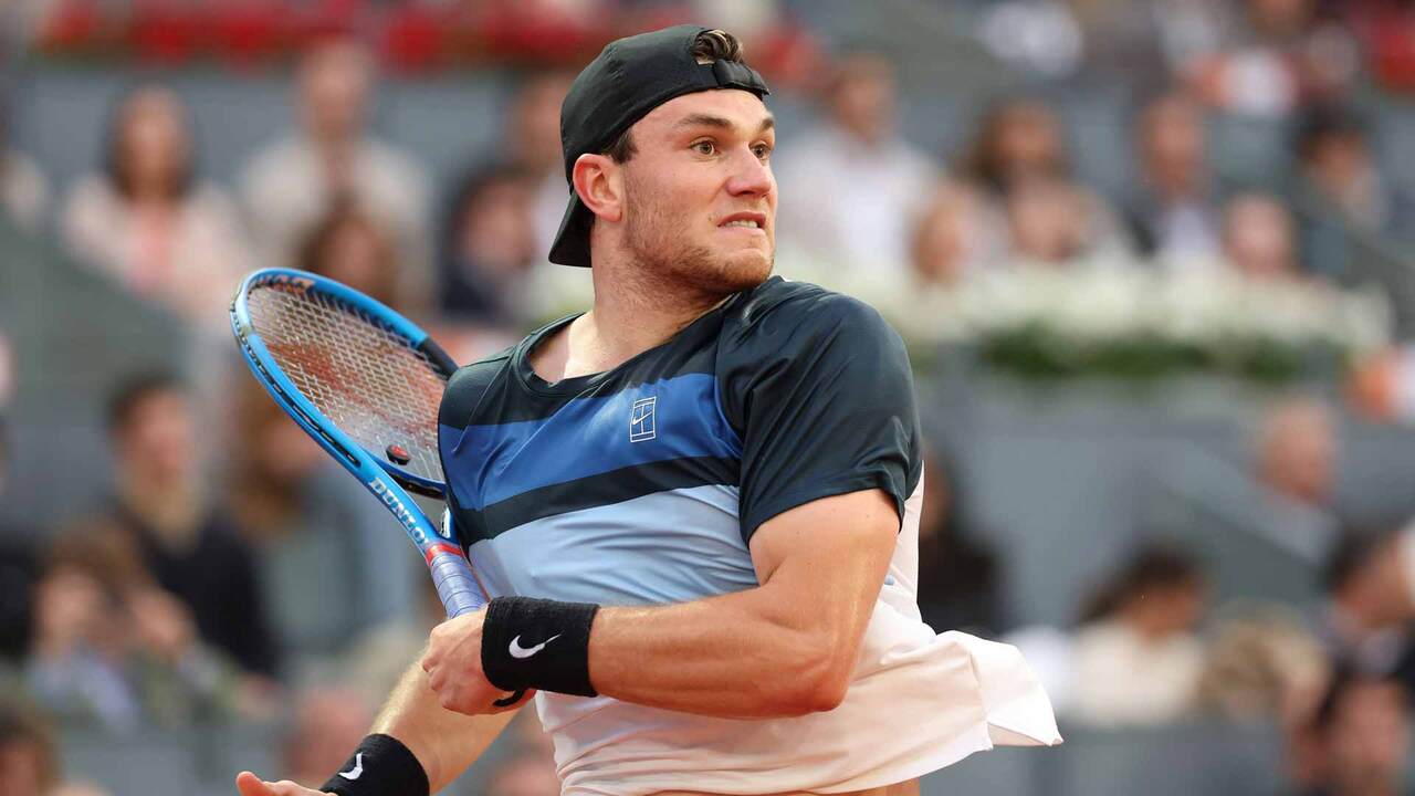 Hot Shot: Draper's devastating forehand earns set point