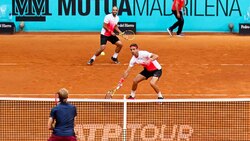 Hot Shot: Farah Fires Backhand Winner Off Bopanna's Overhead