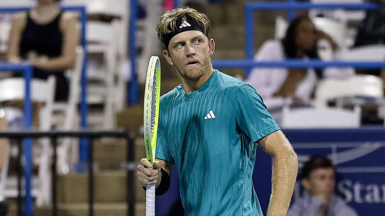 Hot Shot: Davidovich Fokina sneaks stunning pass in Washington final