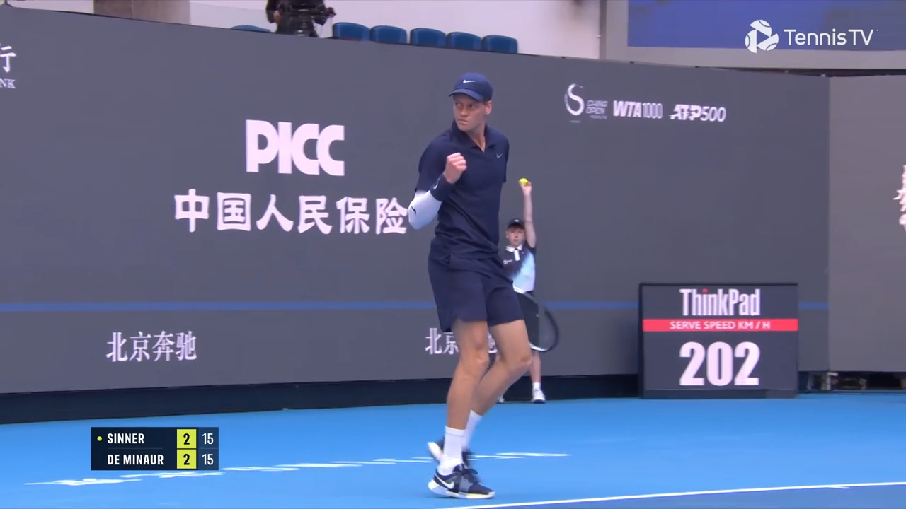 Hot Shot: Sinner whips forehand pass in Beijing
