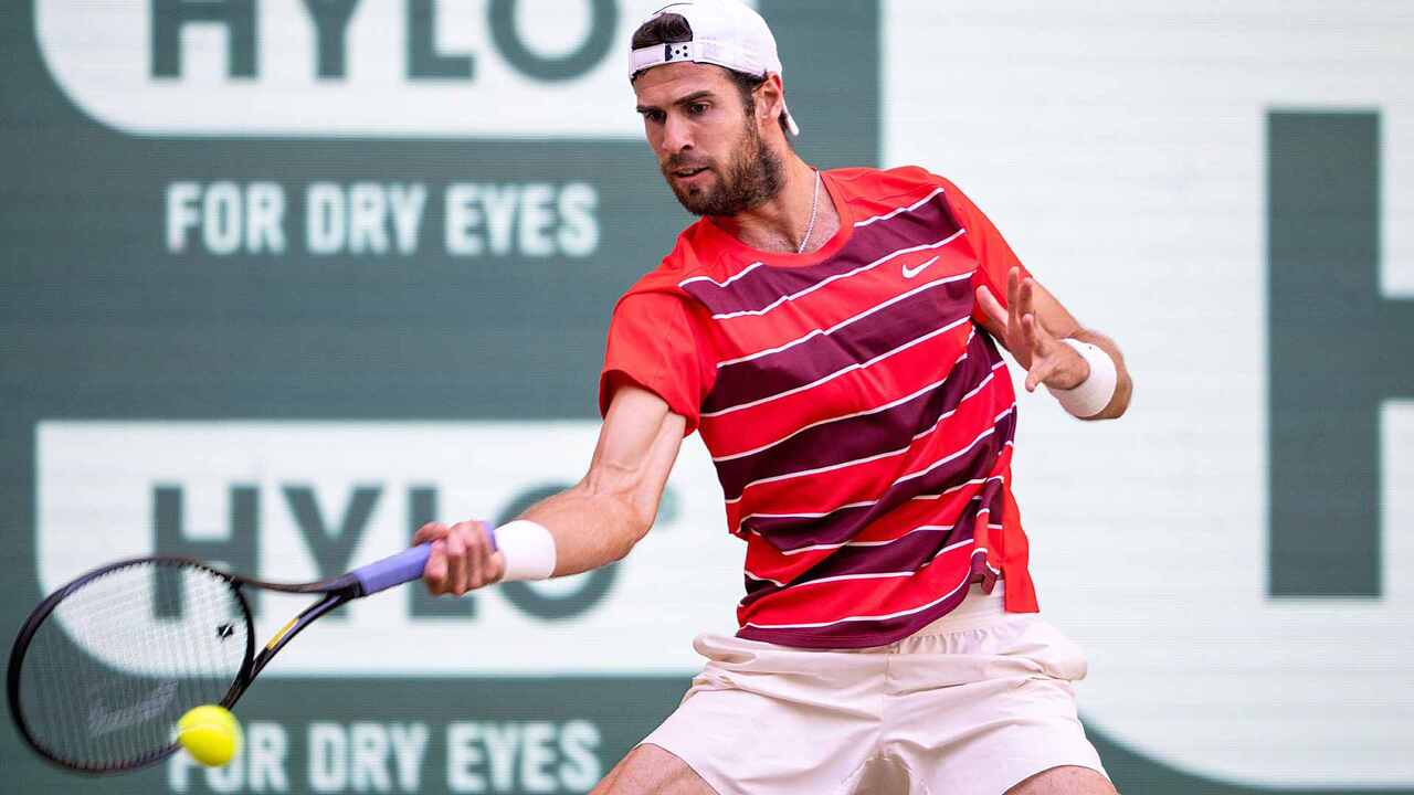 Hot Shot: Khachanov rips huge forehand winner in Halle 
