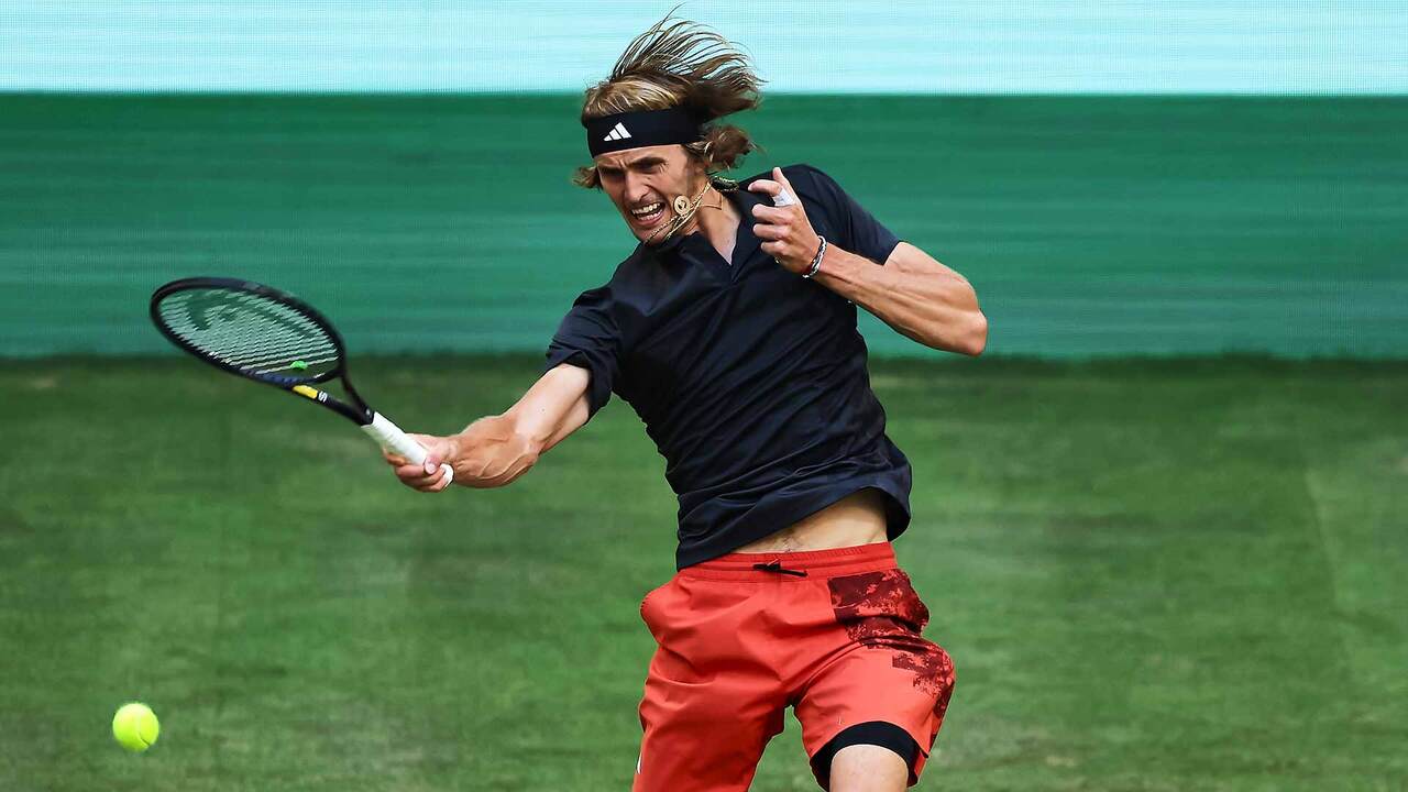 Alexander Zverev Wins, Stefanos Tsitsipas Falls in Halle ATP Tour Tennis