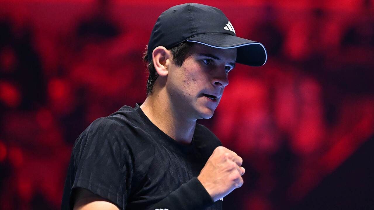 Hot Shot: Jodar's backhand stunner saves match point vs. Tien at Next Gen ATP Finals!