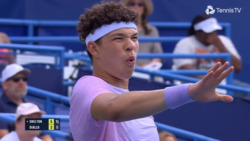 Shelton's ace clips front-row fan in Washington 2025