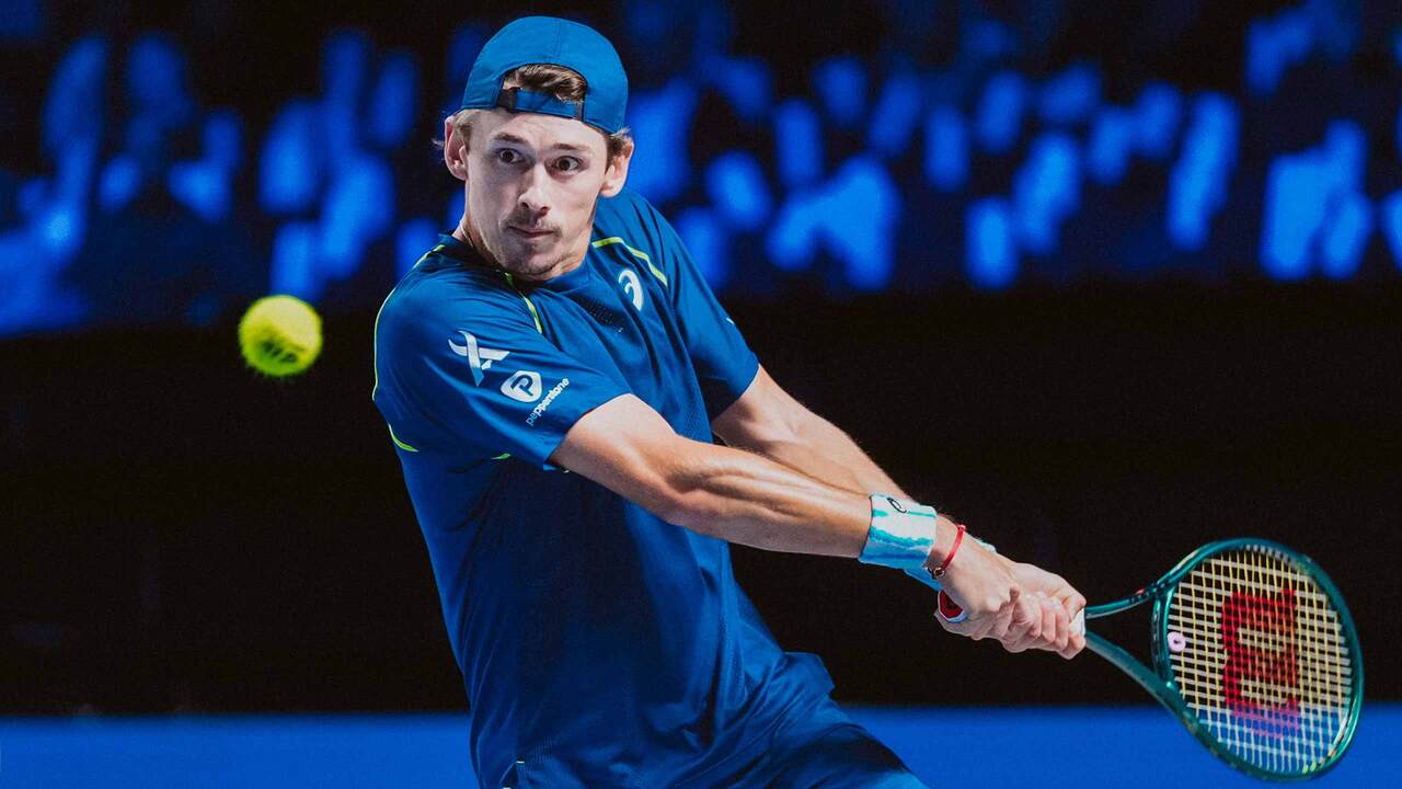 Hot Shot: 'Classic De Minaur!' Australian outlasts Struff in Vienna exchange