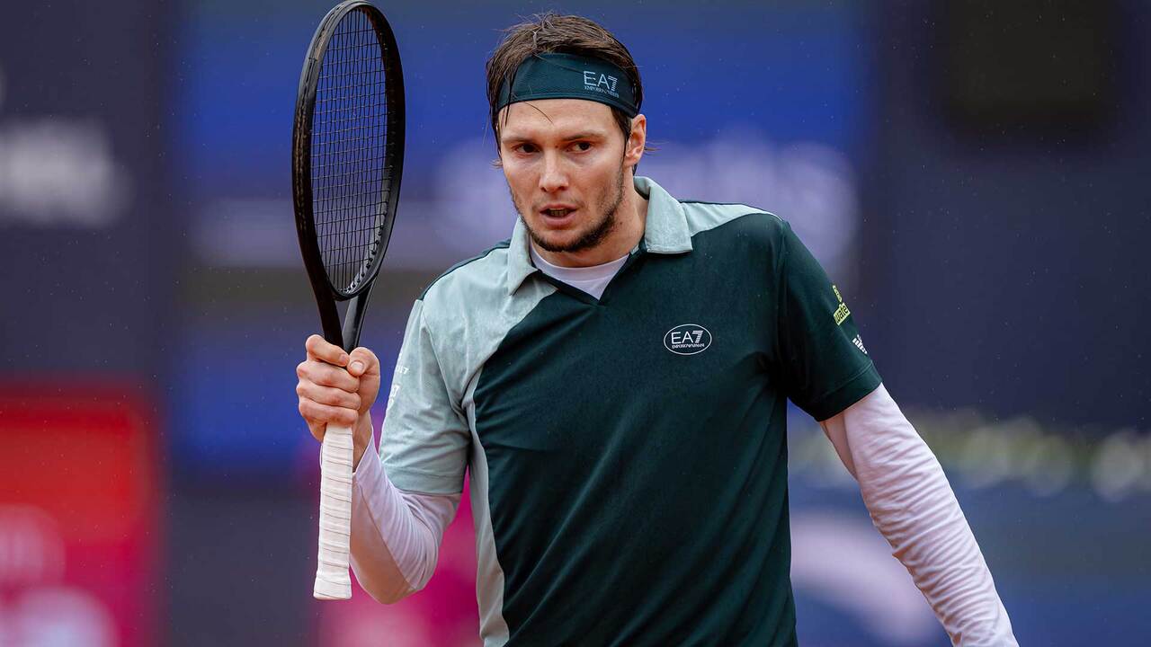 Alexander Bublik firmó esta espectacular derecha en la final de Kitzbühel frente a Arthur Cazaux este sábado. Sigue los partidos en directo y bajo demanda en TennisTV.com.
