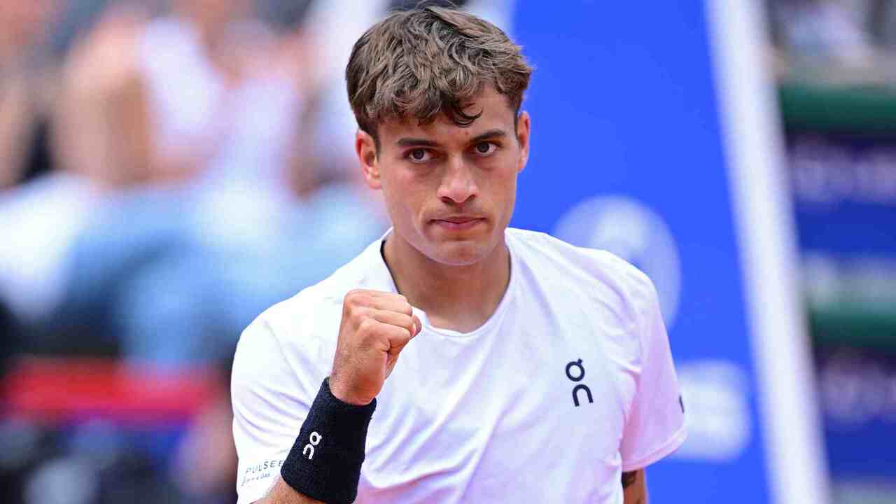 Hot Shot: Cool as you like! Cobolli's clutch pickup in Hamburg 