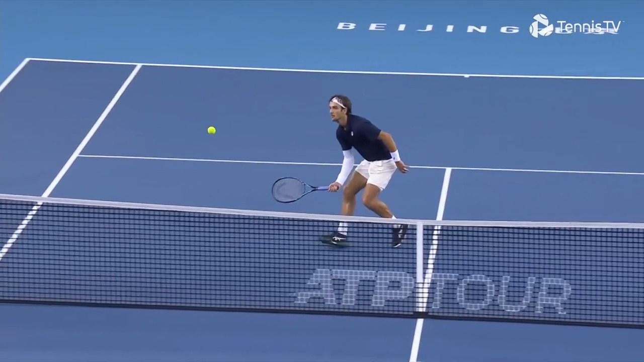 Hot Shot: Musetti gana un punto vibrante a Mpetshi Perricard en Pekín