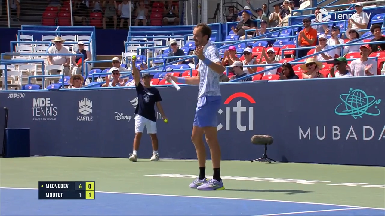 Hot Shot: Sorry, not sorry! Medvedev sends sumptuous lob over Moutet in Washington 2025