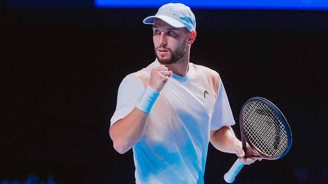Hot Shot: Unbelievable! How did Misolic win this point vs. De Minaur in Vienna 2025?
