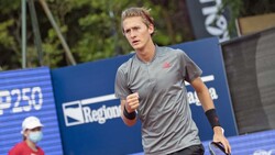 Hot Shot: From Out Of Frame, Korda Races For This Great Get In Parma