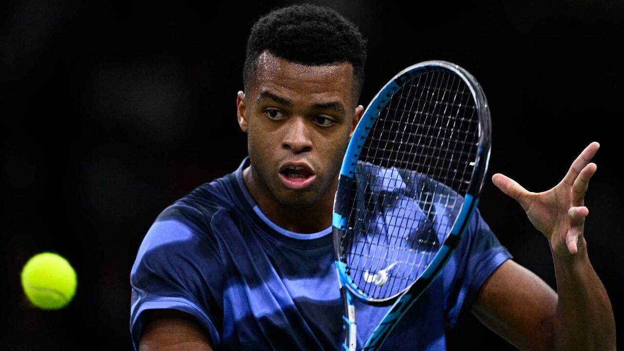 Hot Shot: Gio the wall! Mpetshi Perricard stays solid at the net in Paris