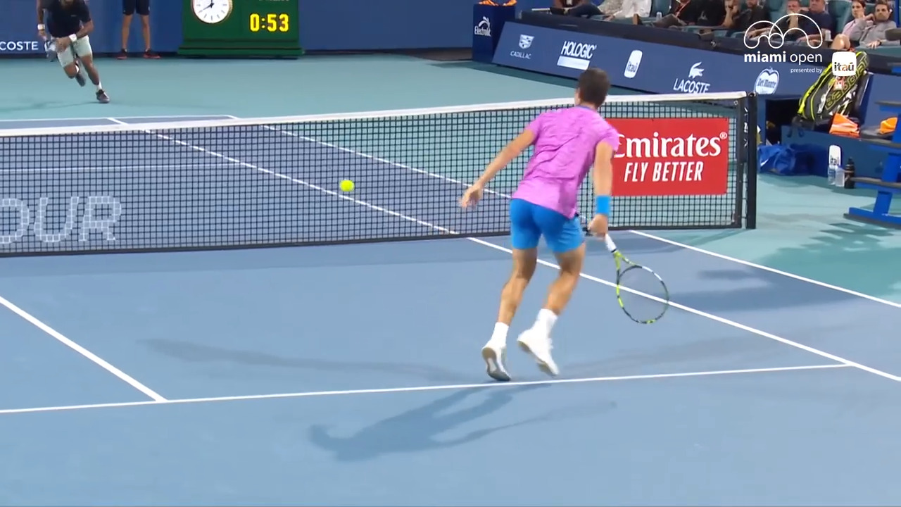 Hot Shot: La sutileza de Alcaraz ante Monfils en Miami