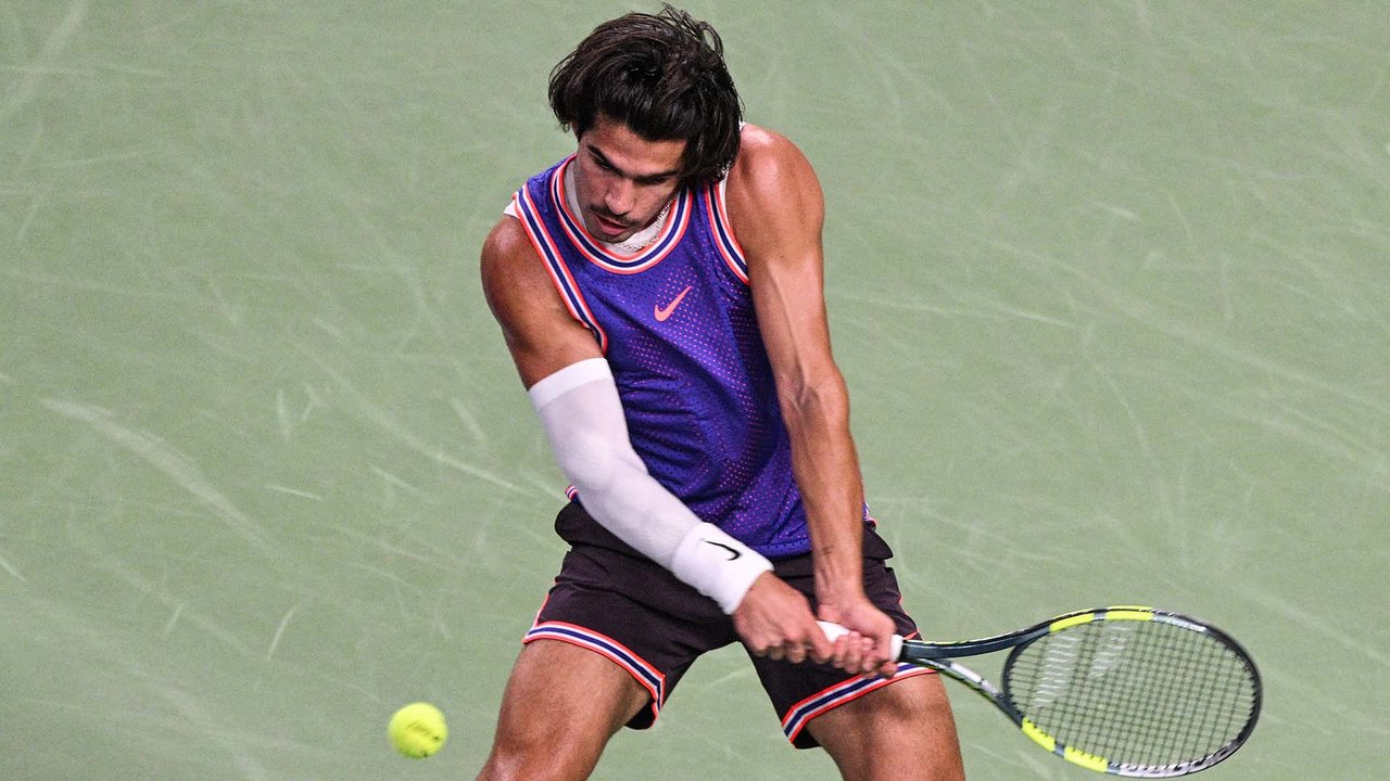 Hot Shot: Alcaraz needles return winner to seal first-set break in Shanghai