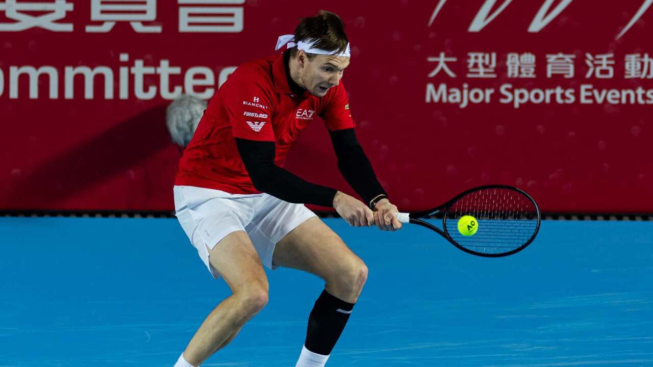 Hot Shot: Bublik dismisses Giron with backhand brilliance in Hong Kong 2026