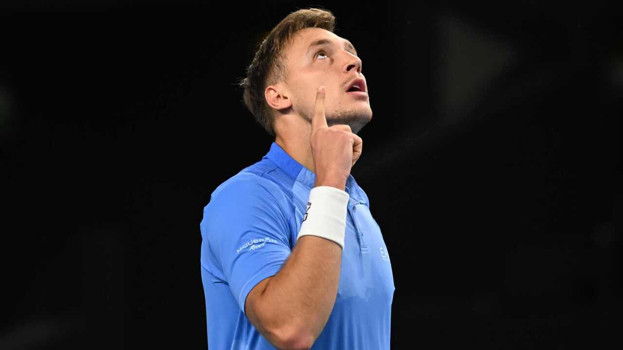 Highlights: Medjedovic upsets former champ Khachanov in Marseille