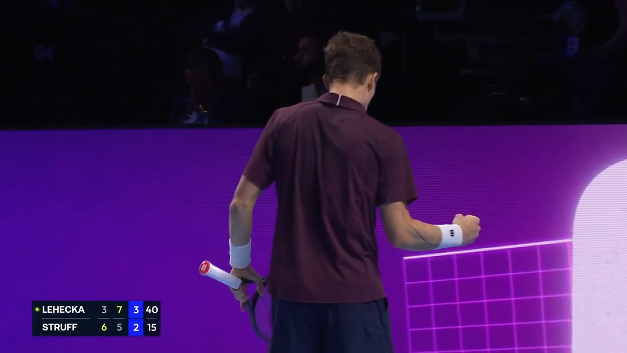 Hot Shot: Lehecka's line-licking forehand amazes Basel 2026 crowd