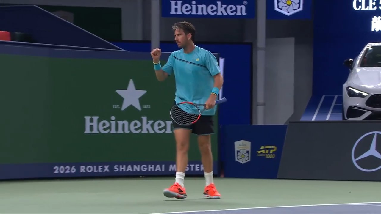 Hot Shot: Norrie whips banana forehand past Svrcina in Shanghai 2026