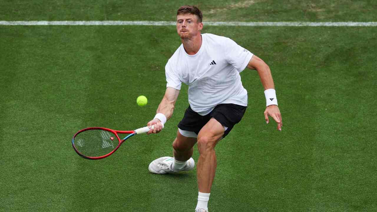 Hot Shot: Half-volley Harris! Briton has Humbert stranded in Eastbourne 2025