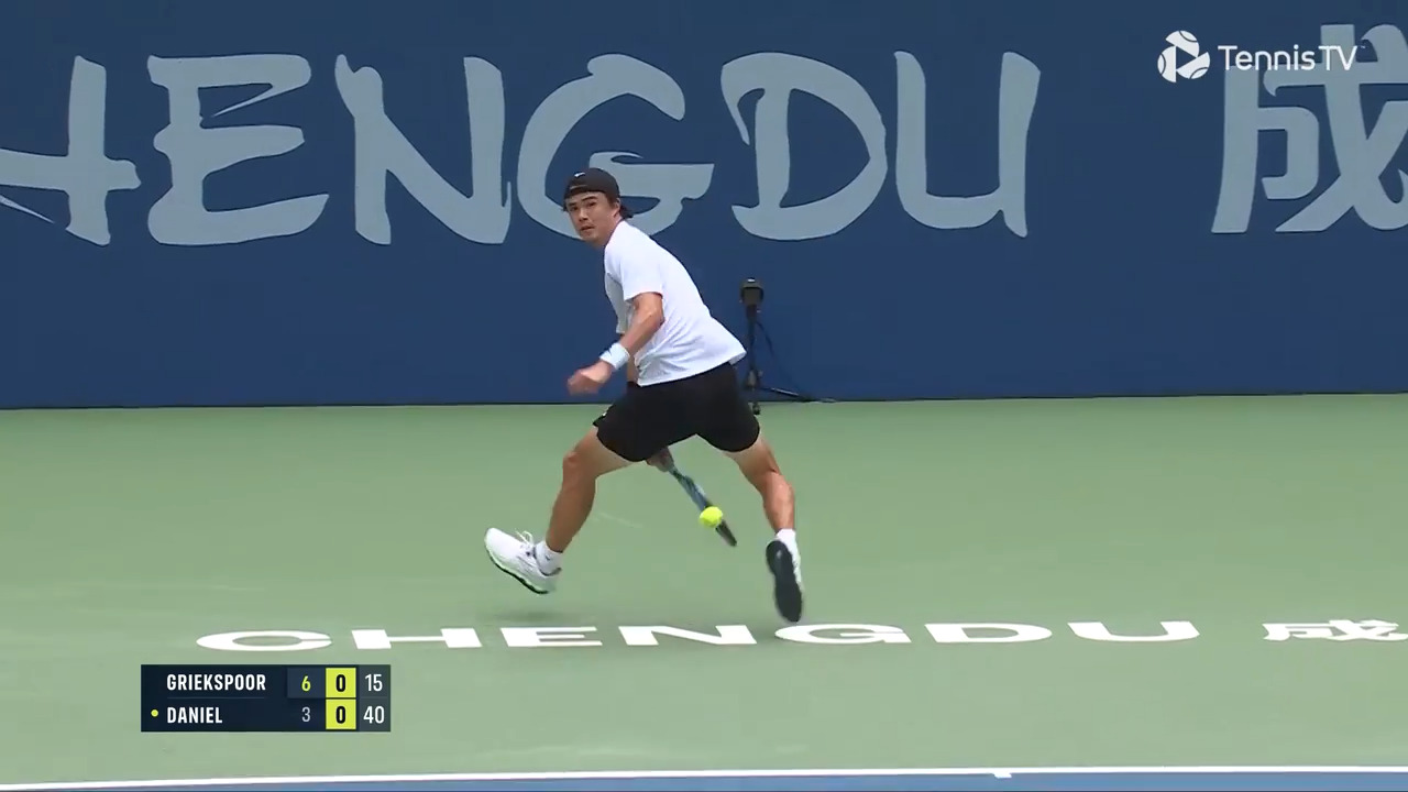 Hot Shot: Tweener time for Taro! Daniel wows Chengdu 2025 crowd