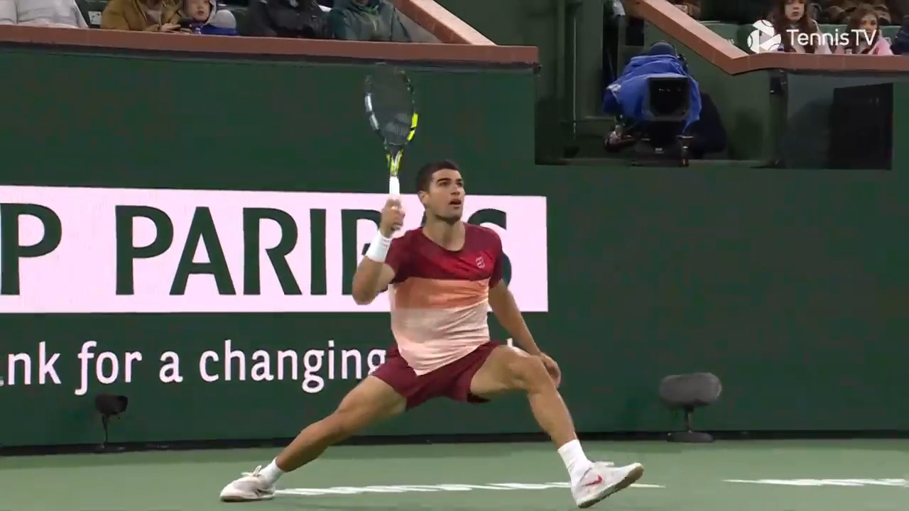 Hot Shot: Alcaraz's majestic lob draws thumbs up from Cerundolo in Indian Wells 2025