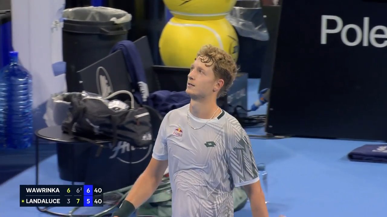 Hot Shot: Landaluce's spectacular match-point save in Lyon