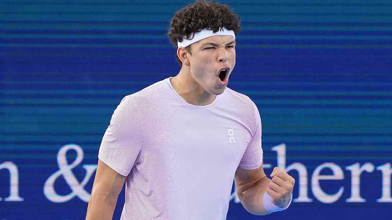 Watch Ben Shelton dig an electric pass to delight the crowd in Cincinnati on Sunday. Watch live & on-demand at tennistv.com.