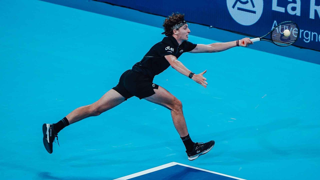 Hot Shot: To seal the set! Humbert hits magic volley in Lyon