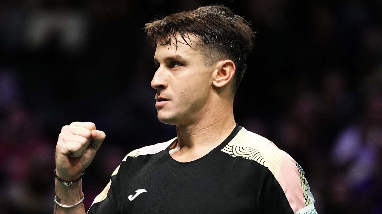 Hot Shot: Ugo Carabelli scores smile from Zverev with Paris reflexes!