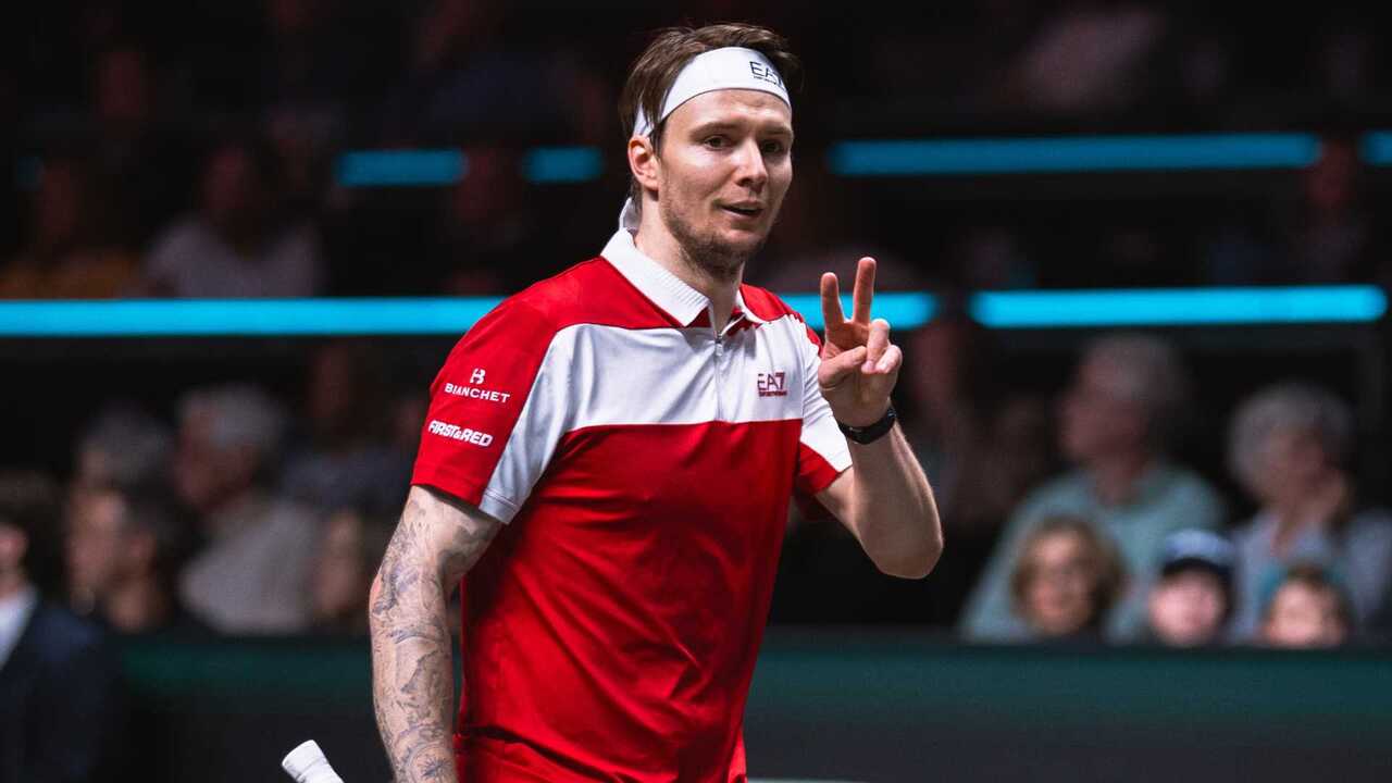Hot Shot: Bublik brilliance at the business end of set 2 in Rotterdam opener