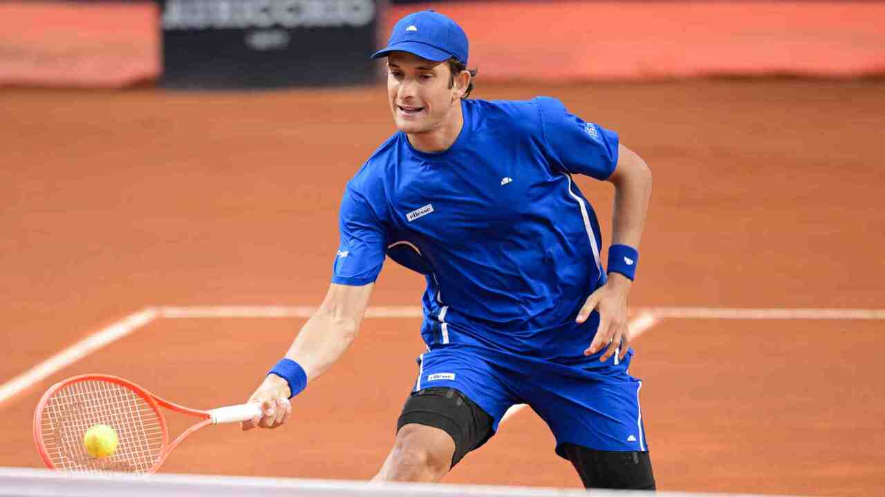 Hot Shot: Passaro stuns Dimitrov with 'unbelievable' defence in Rome