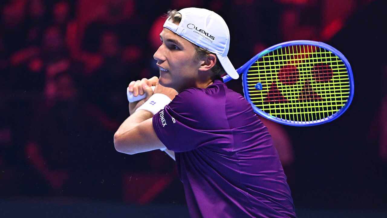 Hot Shot: Budkov Kjaer brings break point with majestic pass at Next Gen ATP Finals