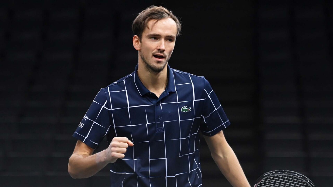 Daniil Medvedev Earns Clinical Milos Raonic Win To Reach Paris Final Atp Tour Tennis