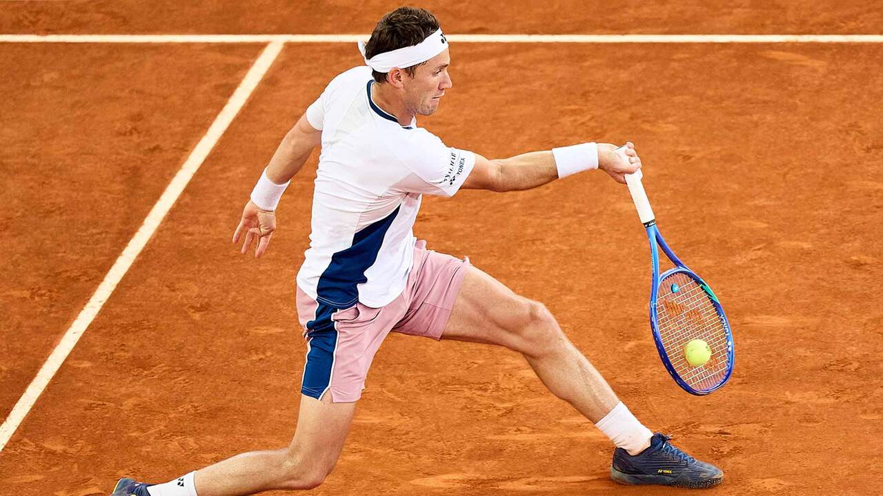 Hot Shot: Ruud's 'slick trick' bamboozles Cerundolo in Madrid SF