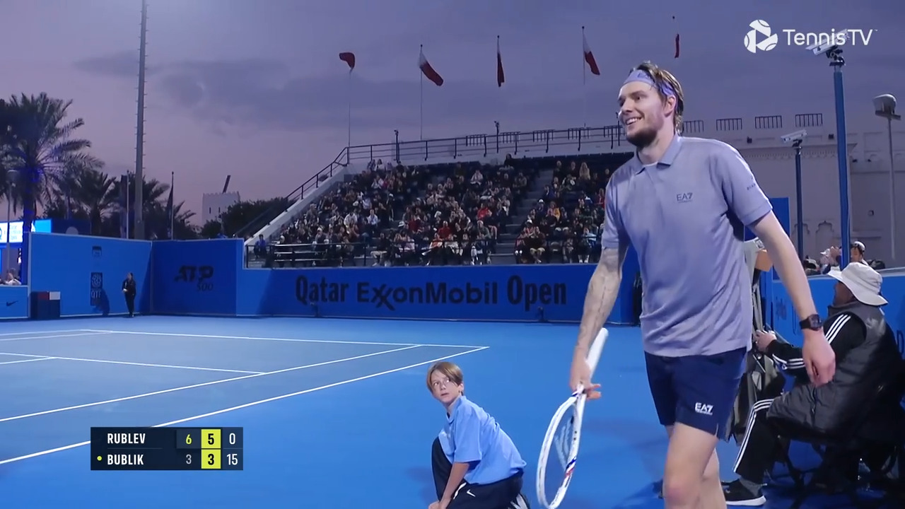 Hot Shot: La velocidad de Bublik ante Rublev en Doha  