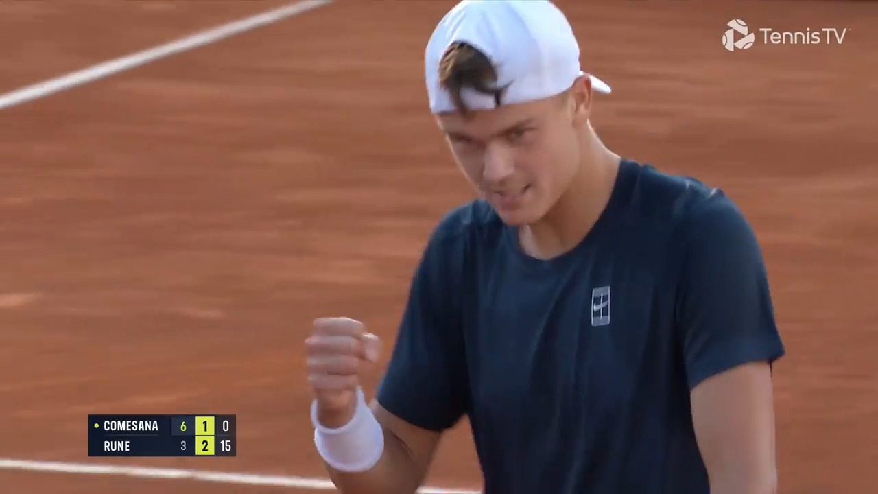 Hot Shot: Rune stretches to find perfect volley in Rome