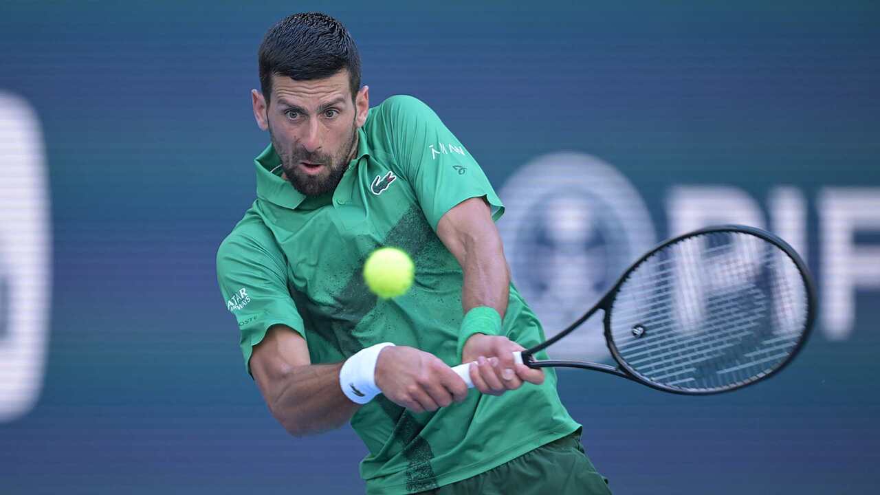 Hot Shot: Djokovic angles 'beautiful' backhand in Miami 2025