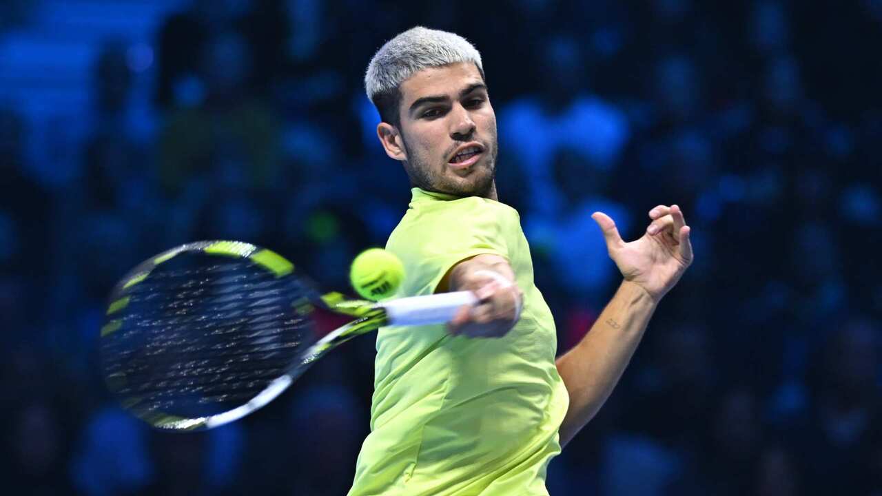 Hot Shot: Alcaraz pens Musetti in a Turin corner before unleashing 