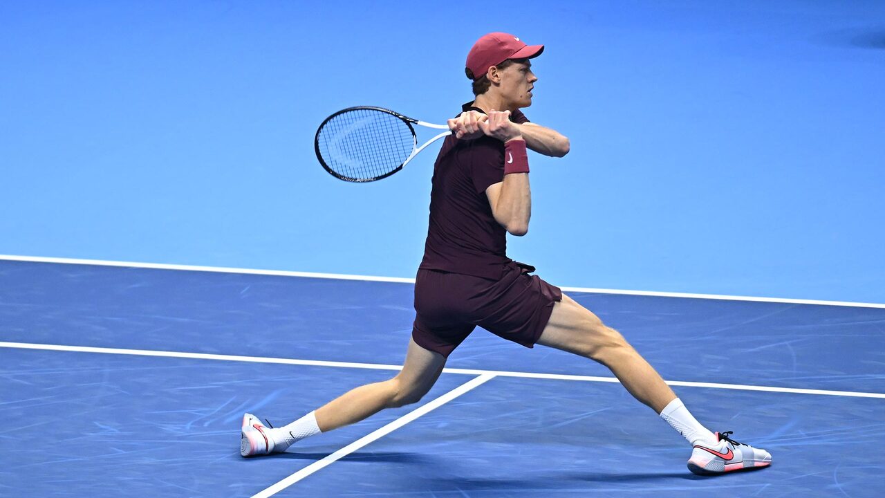 Hot Shot: Sinner goes back behind De Minaur at the 2025 Nitto ATP Finals
